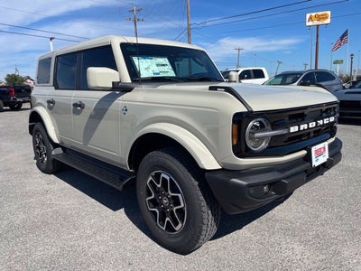 2026 Ford Bronco Outer Banks