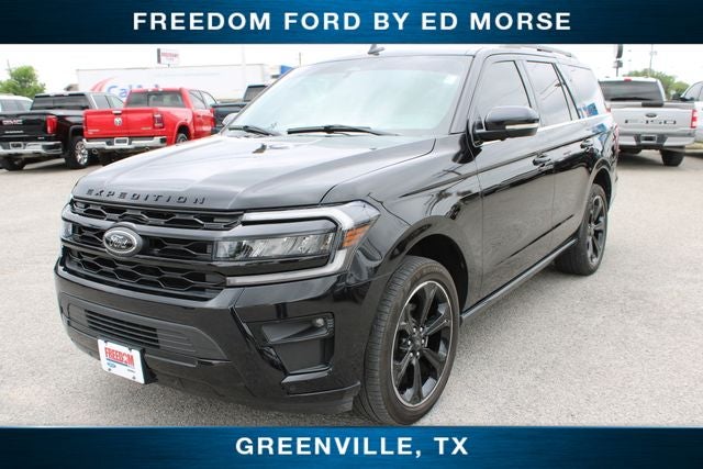 2022 Ford Expedition Limited's photo