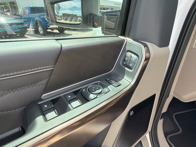 2027 Ford F-350SD Platinum DRW