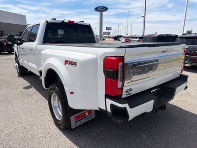 2027 Ford F-350SD Platinum DRW