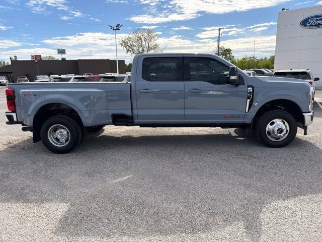 2027 Ford F-350SD Lariat DRW