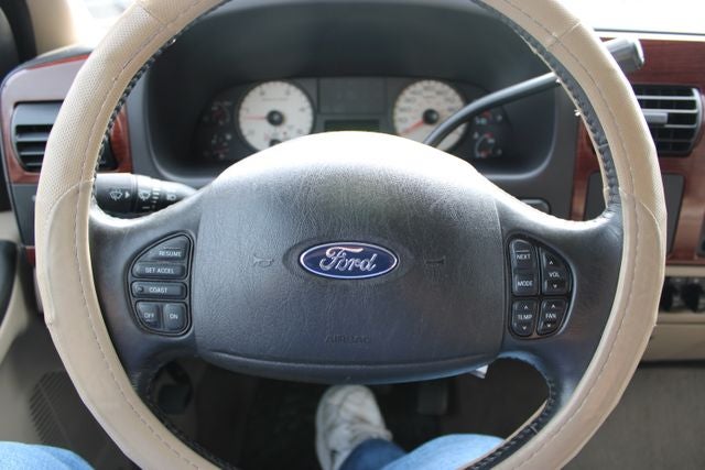 2005 Ford F-250SD Base