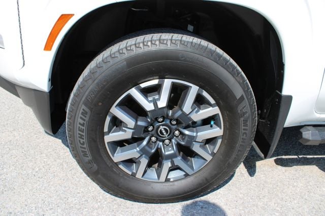 2024 Nissan Frontier SL