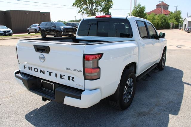 2024 Nissan Frontier SL