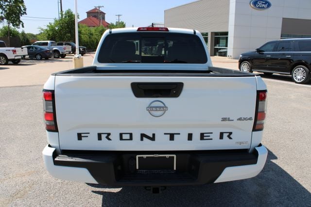 2024 Nissan Frontier SL