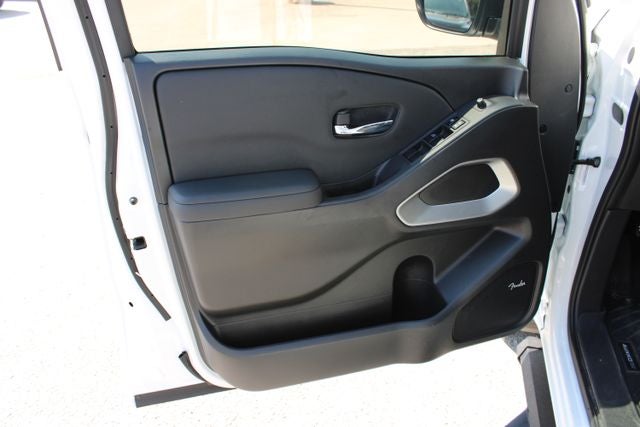 2024 Nissan Frontier SL