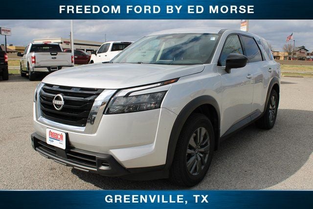 2023 Nissan Pathfinder S