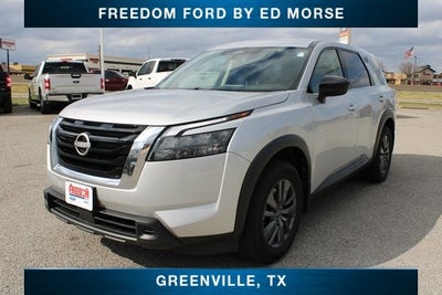 2023 Nissan Pathfinder S