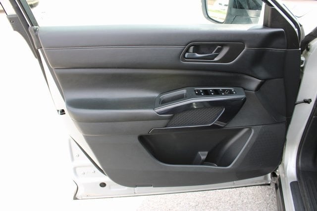 2023 Nissan Pathfinder S