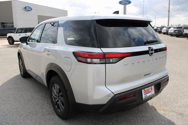 2023 Nissan Pathfinder S
